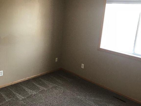 5th image of 655 Kingfisher Ln