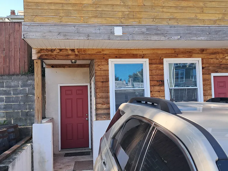 313 Varnum St NW #C — Photo 7