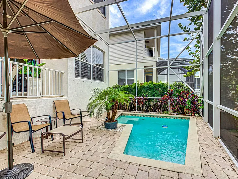 454 Island Cir — Photo 4