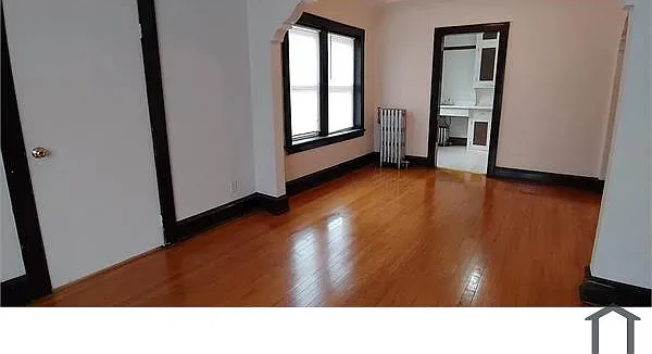 227 E Townsend St — Photo 5