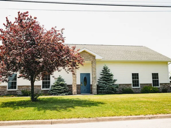 Ashmun Creek Apartments, 820 W 28th Ave #B1, Sault Sainte Marie, MI 49783