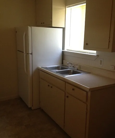 839 Iowa Ave #2 — Photo 2