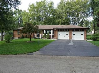 2428 Queen Ridge Dr, Independence, MO 64055