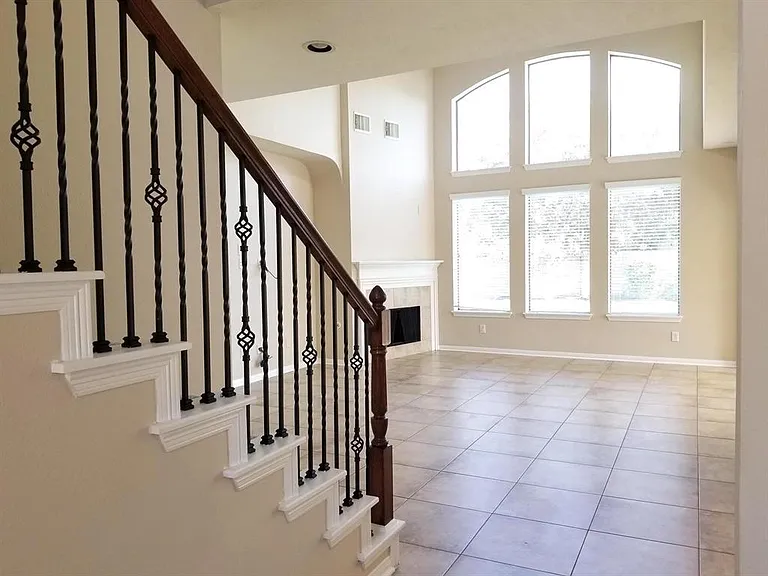 25406 Archdale Ct — Photo 5
