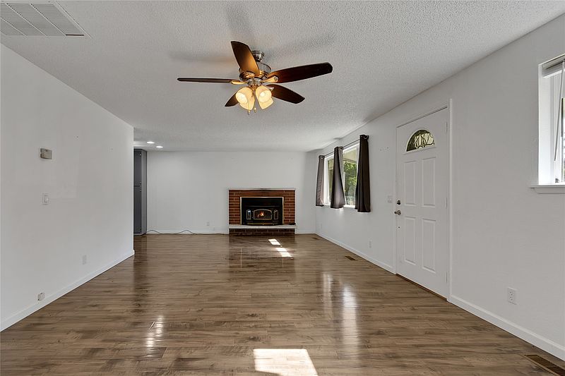 3rd image of 14115 80th Street E