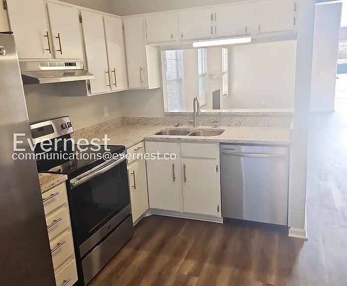 1407 Apache Ln — Photo 2