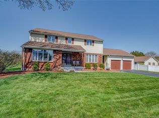 245 Fox Hill Rd, Wethersfield, CT 06109