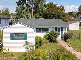 11528 Sunset Blvd, Pinckney, MI 48169