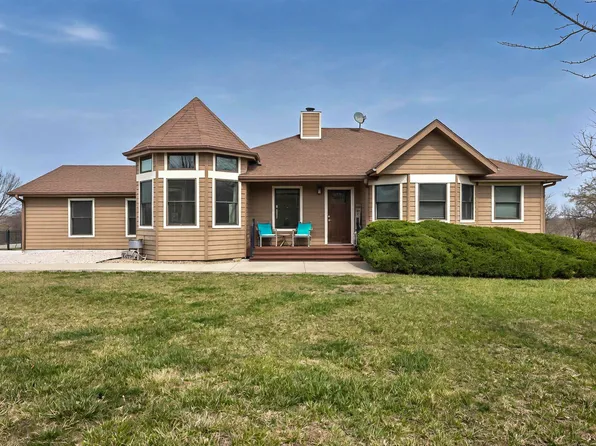 11450 234th Ln, Holton, KS 66436