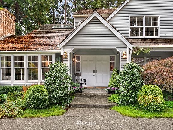 2nd image of 14215 NE 10th Pl