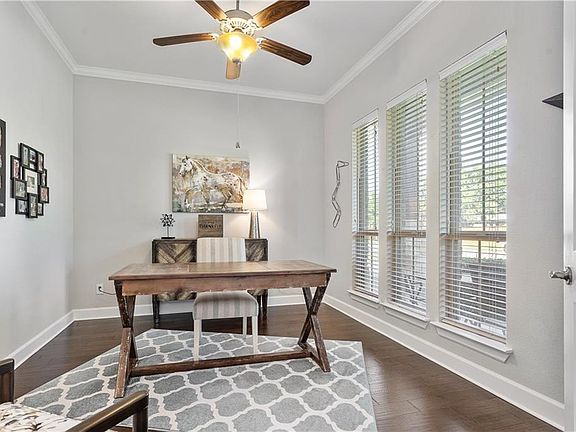 4th image of 416 Choke Canyon Ln