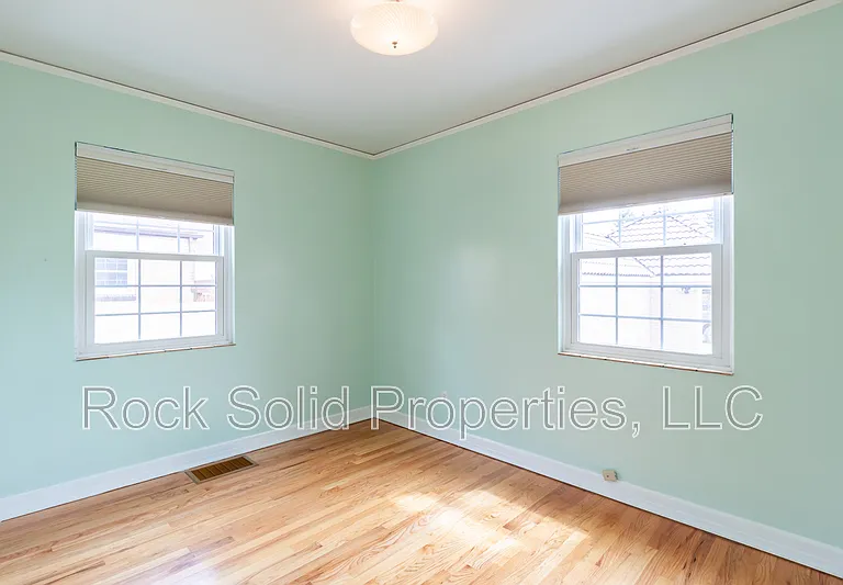 219 W 4th Ave — Photo 25
