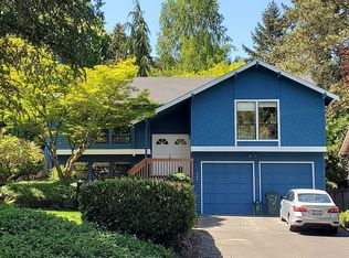 9555 45th Ave NE, Seattle, WA 98115