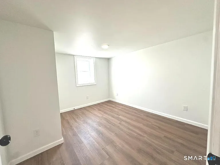 32 Quarry St — Photo 9