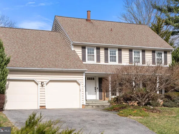9317 Copenhaver Dr, Potomac, MD 20854