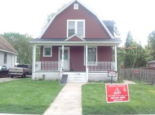 468 Locust St, Elgin, IL 60123