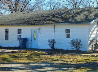 702 Forrest St, Benton, IL 62812