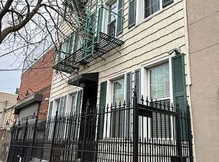 10-10 46th Rd #2R, Long Island City, NY 11101