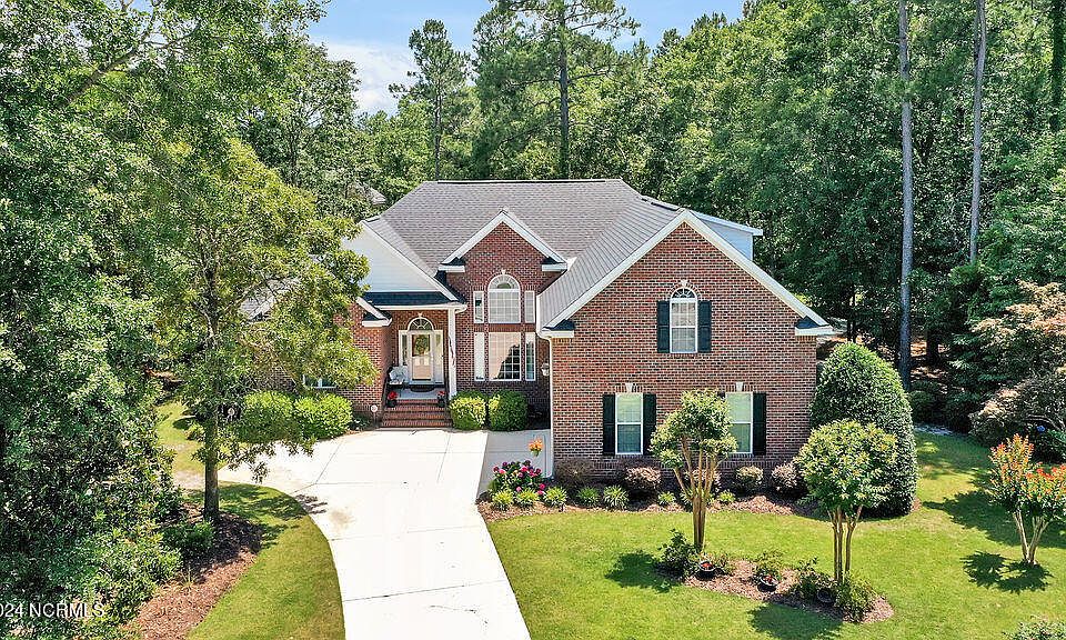 1st image of 1104 Magenta Court SE