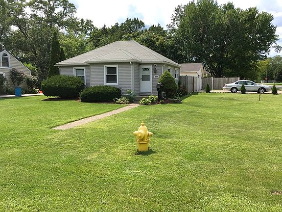 2nd image of 2058 Emerson Ave
