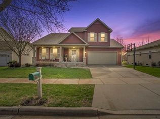 4709 Secret Garden Dr, Mc Farland, WI 53558