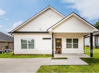 910 W Johnson St, Denison, TX 75020