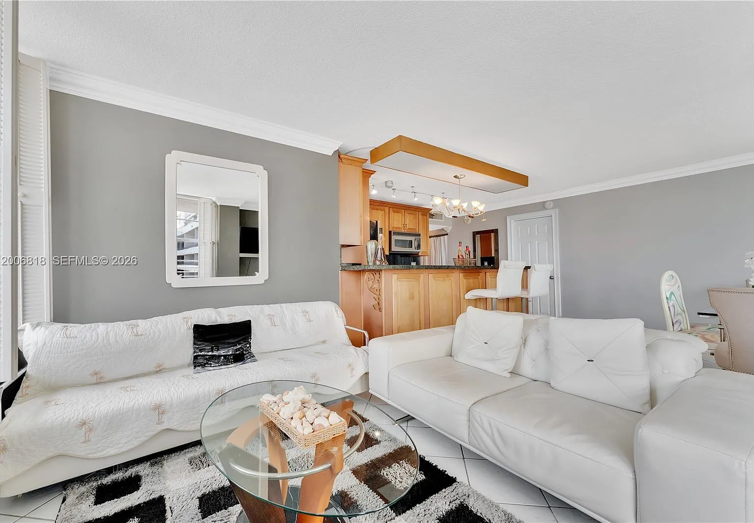 Oceanside Plaza Condo — Photo 4