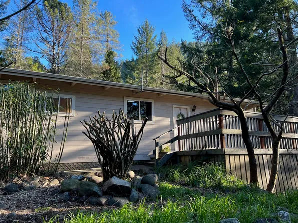 125 Pioneer Rd, Gasquet, CA 95543