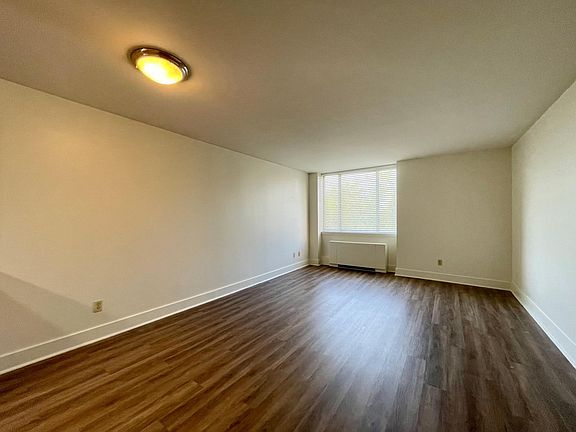 2nd image of 600 E 8th St APT 5Q