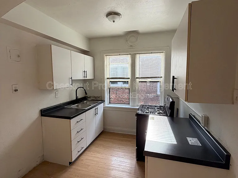 7340 Forsyth Blvd #307 — Photo 2