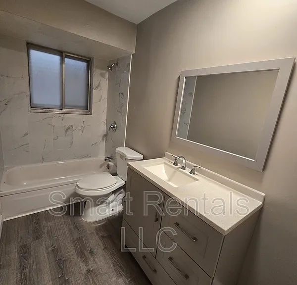 4304 Fairview Ave #B — Photo 2