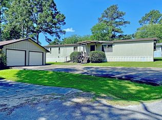 136 E Oak Shadows, Onalaska, TX 77360