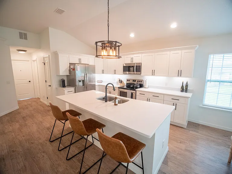 315 SE Lindale Gln — Photo 23