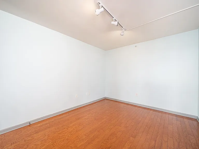 700 Grove St #8G — Photo 10