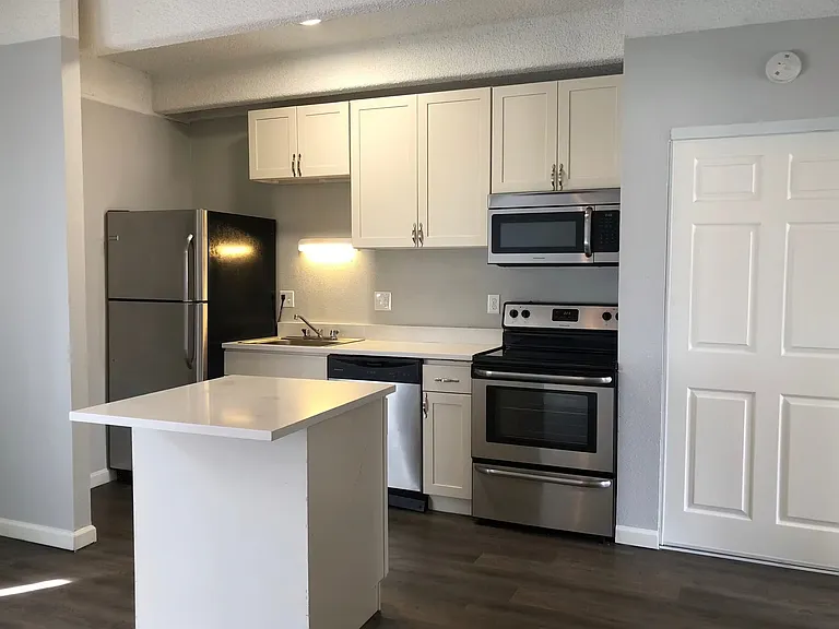 Montego Apartments — Photo 4