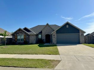 980 Lakeview Dr, Centerton, AR 72719