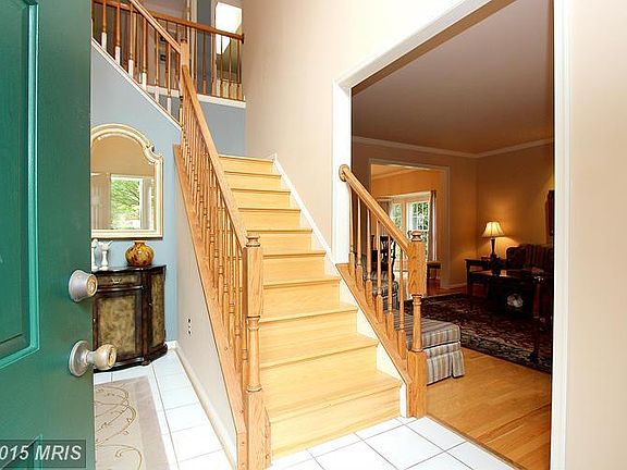 3rd image of 2905 Lindenwood Dr