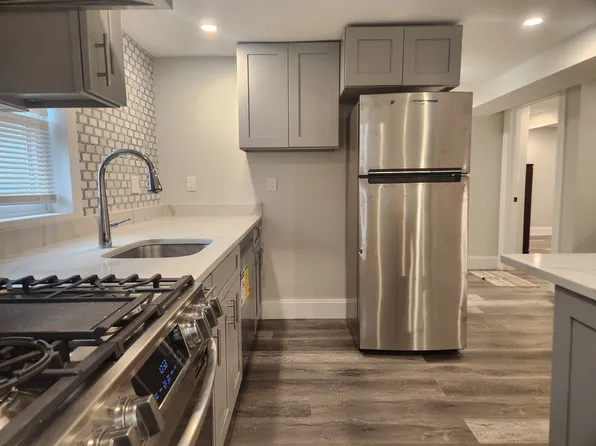 150 Centre St #1, Quincy, MA 02169