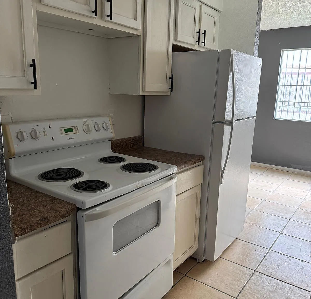 2 bed, 912 sqft, $1,000 — Photo 1