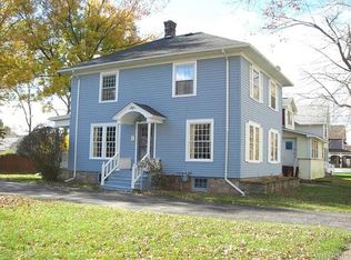 20 Charlotte St, Lockport, NY 14094