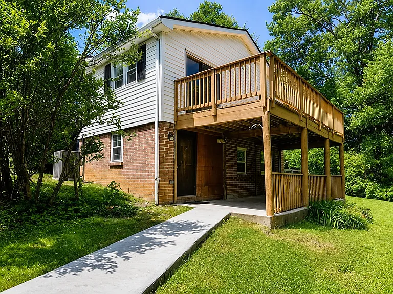 Walking distance to groceries, gym, coffee, everything you need