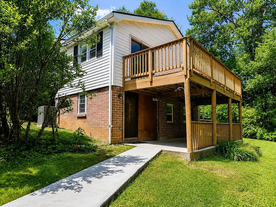Walking distance to groceries, gym, coffee, everything you need