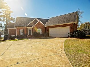 1118 Calhoun Rd E, Greenwood, SC 29646