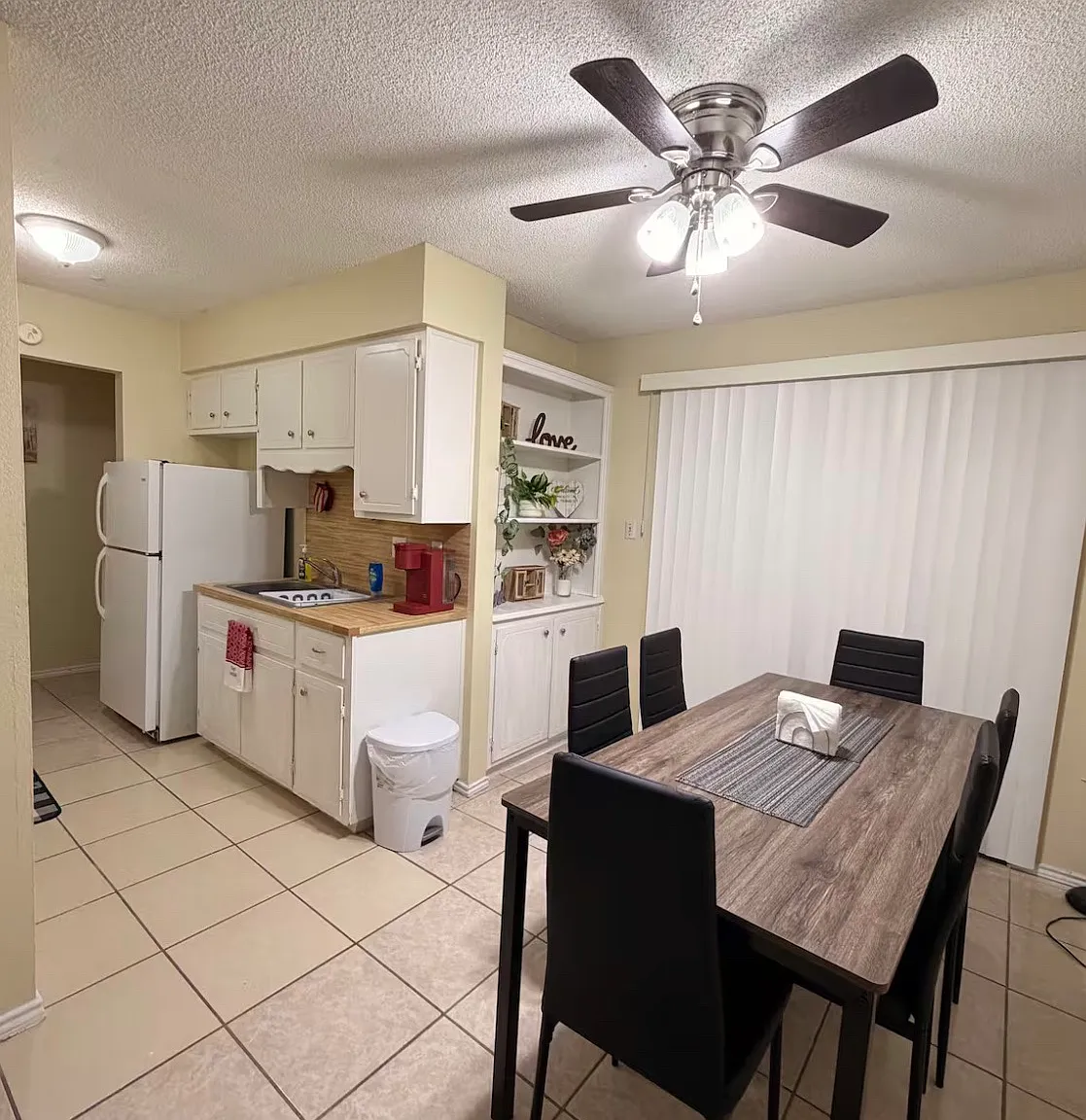 2 bed, 2.5 bath, 1198 sqft, $1,000 — Photo 4