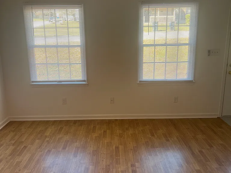 429 Westwood Dr #14 — Photo 6