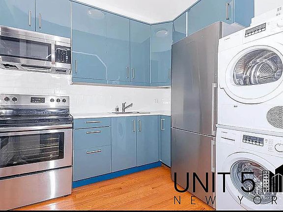4th image of 1246 Pacific St APT 3C
