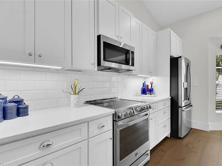 2124 Paget Cir #1 — Photo 3
