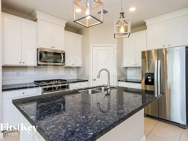 3788 E Henson St — Photo 6