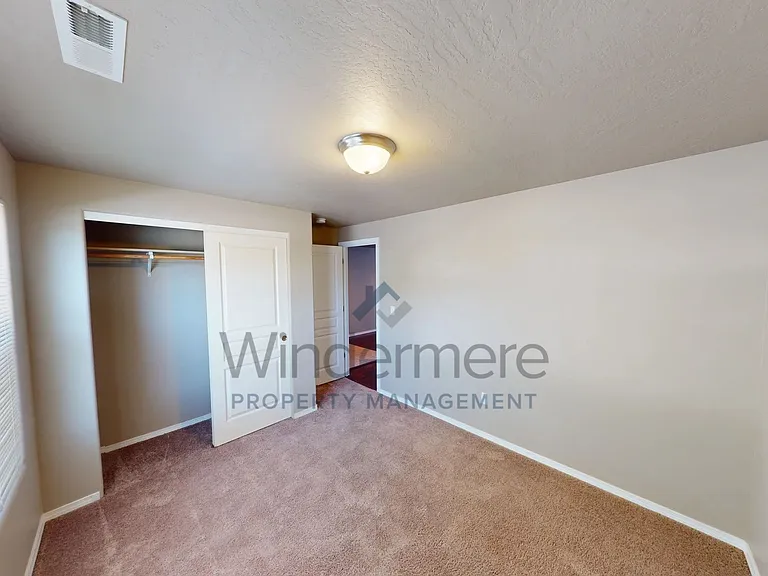 1215 SW Settlement St — Photo 5