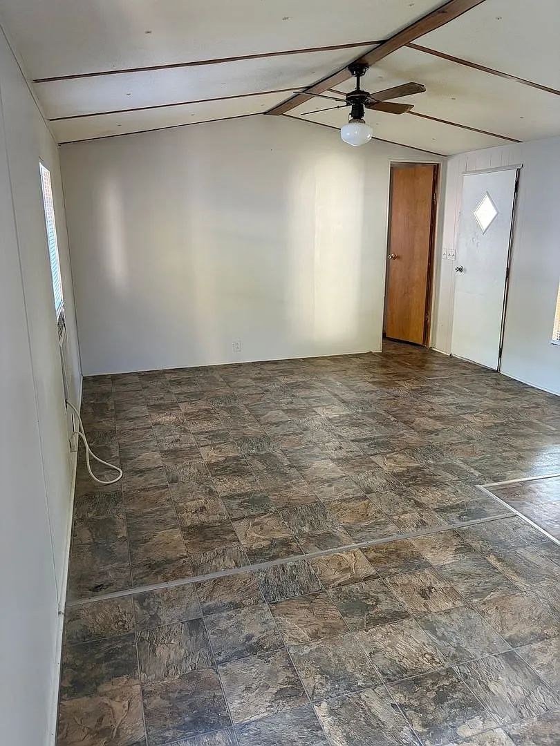Francis- 707 MH — Photo 2
